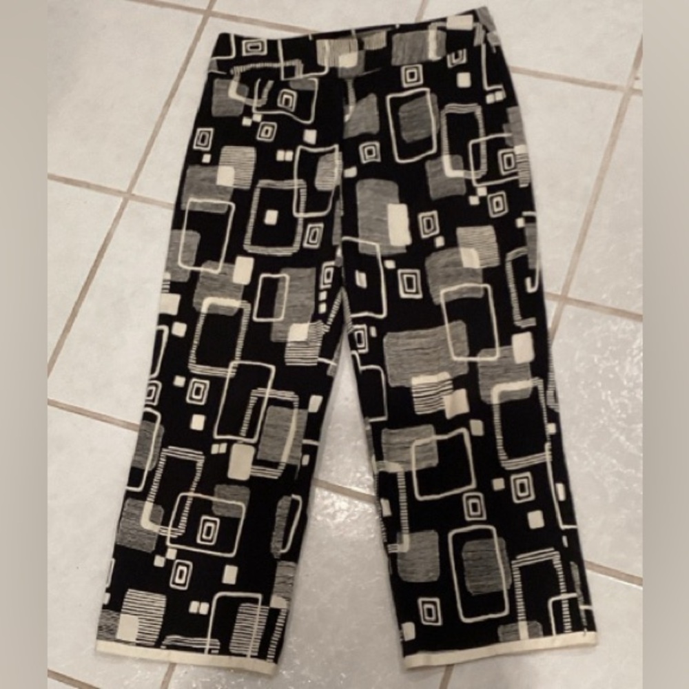 Joseph Ribkoff size 8 geometric print pants.
